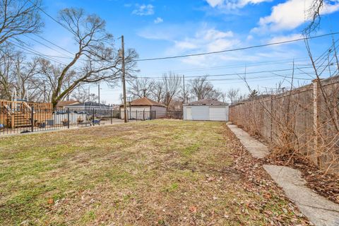 Tiny photo for 9908 S Maplewood Avenue, Chicago, IL 60655 (MLS # 12554223)