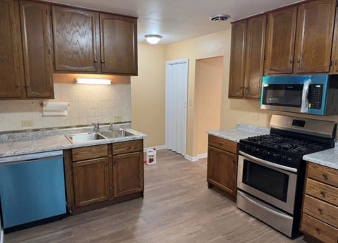 Tiny photo for 160 E Northwest Highway #I, Des Plaines, IL 60016 (MLS # 12708475)