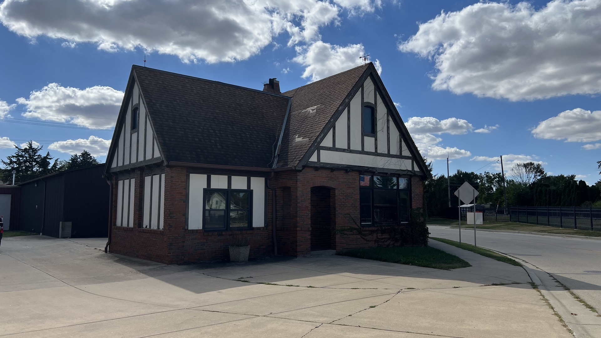 103 E Chippewa Street