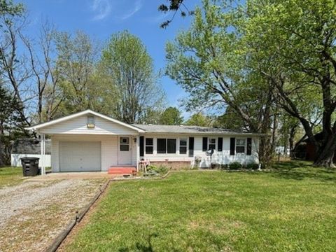 Photo of 1518 E Grand Avenue, Carbondale, IL 62901 (MLS # 12616099)