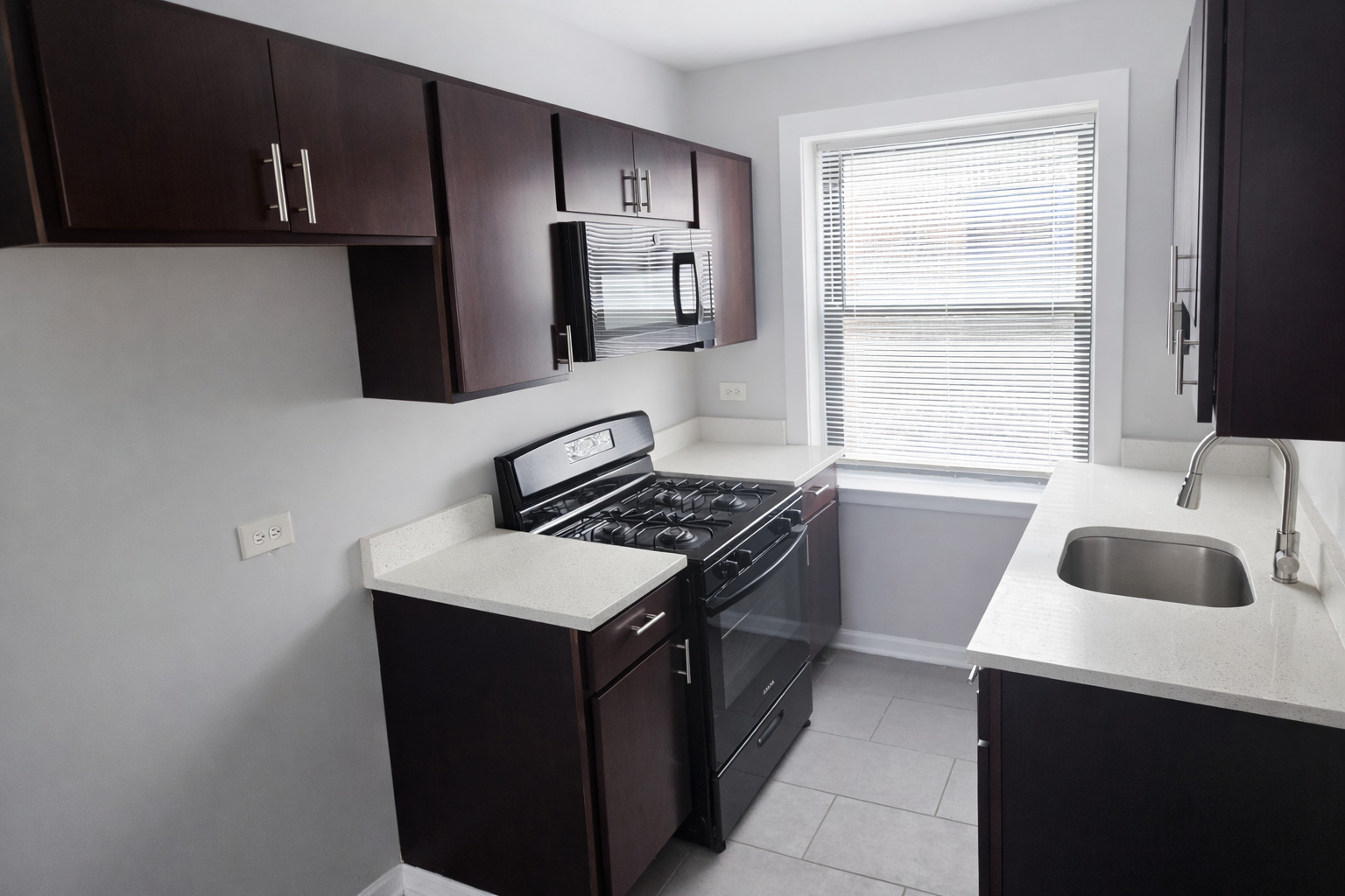 2125 E 67th Street 3W