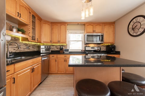 Tiny photo for 9510 Davis Street, Franklin Park, IL 60131 (MLS # 12754288)