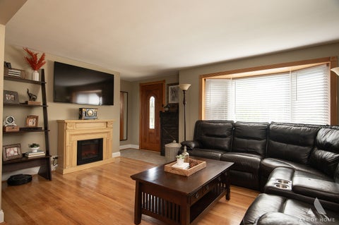 Tiny photo for 9510 Davis Street, Franklin Park, IL 60131 (MLS # 12754288)