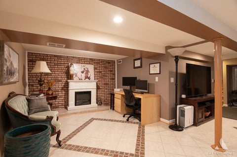 Tiny photo for 9510 Davis Street, Franklin Park, IL 60131 (MLS # 12754288)