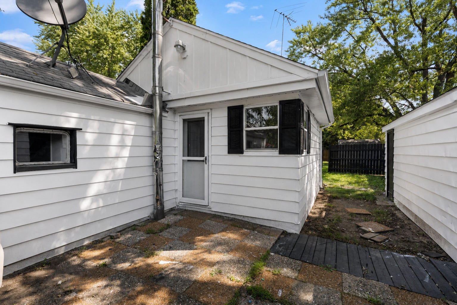 3226 8th Street