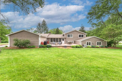 Tiny photo for 325 Canterbury Lane, Inverness, IL 60010 (MLS # 12665018)
