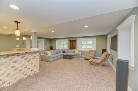 Tiny photo for 325 Canterbury Lane, Inverness, IL 60010 (MLS # 12665018)