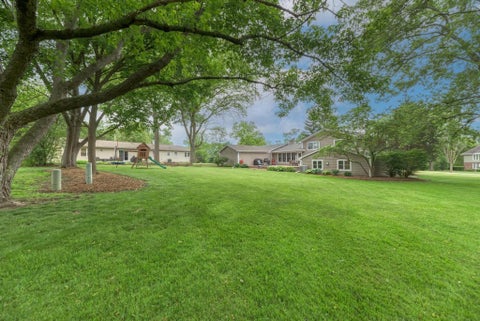 Tiny photo for 325 Canterbury Lane, Inverness, IL 60010 (MLS # 12665018)