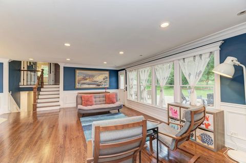 Tiny photo for 325 Canterbury Lane, Inverness, IL 60010 (MLS # 12665018)