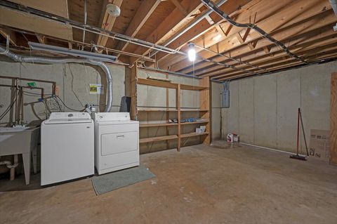 Tiny photo for 718 Newton Court, Schaumburg, IL 60193 (MLS # 12636692)