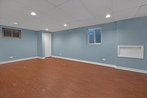 Tiny photo for 718 Newton Court, Schaumburg, IL 60193 (MLS # 12636692)