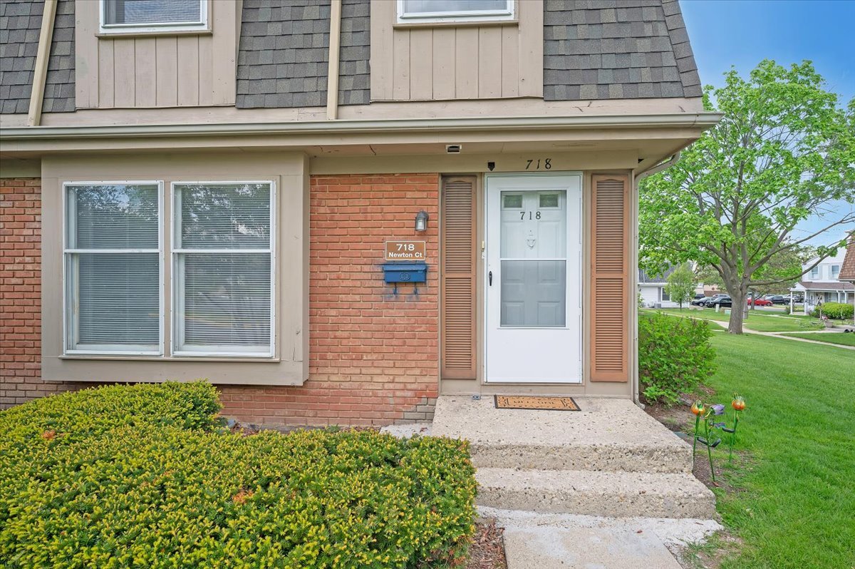 718 Newton Court