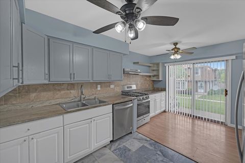 Tiny photo for 718 Newton Court, Schaumburg, IL 60193 (MLS # 12636692)