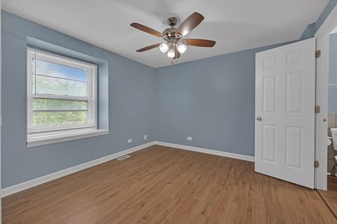 Tiny photo for 718 Newton Court, Schaumburg, IL 60193 (MLS # 12636692)