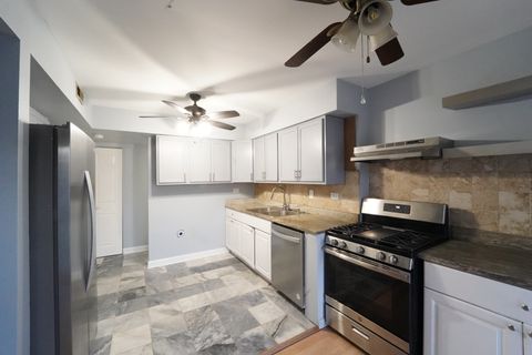Tiny photo for 718 Newton Court, Schaumburg, IL 60193 (MLS # 12636692)