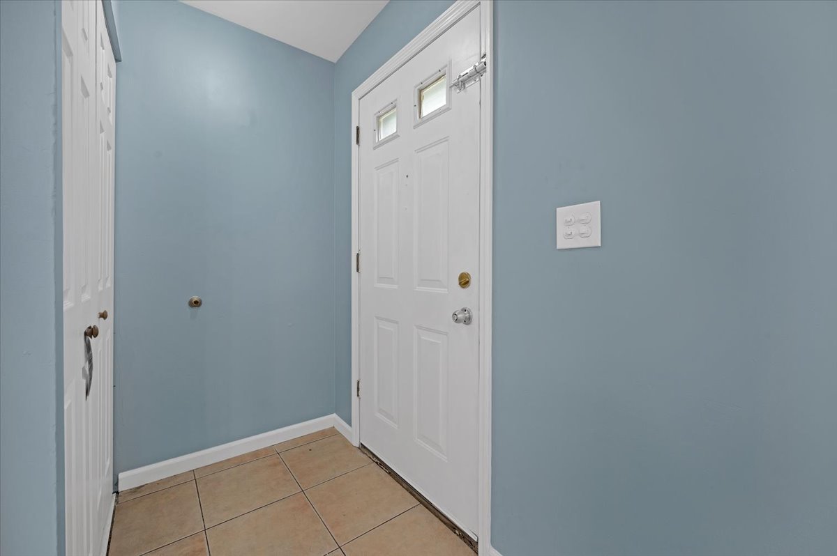 718 Newton Court