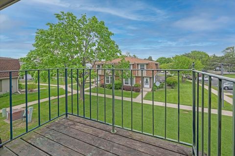 Tiny photo for 718 Newton Court, Schaumburg, IL 60193 (MLS # 12636692)