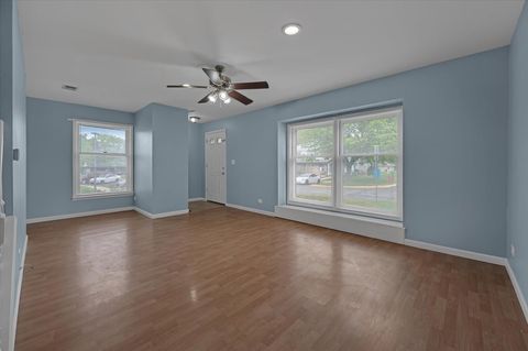 Tiny photo for 718 Newton Court, Schaumburg, IL 60193 (MLS # 12636692)