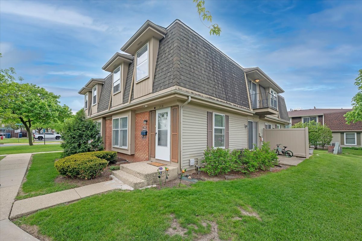 718 Newton Court