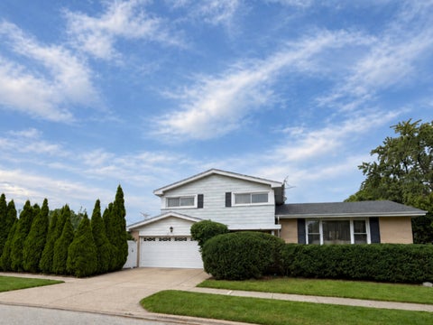 Photo of 9222 Merrill Avenue, Morton Grove, IL 60053 (MLS # 12765869)