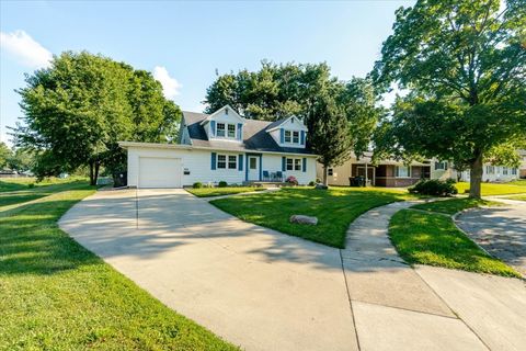 Tiny photo for 901 Ruston Avenue, Normal, IL 61761 (MLS # 12695075)