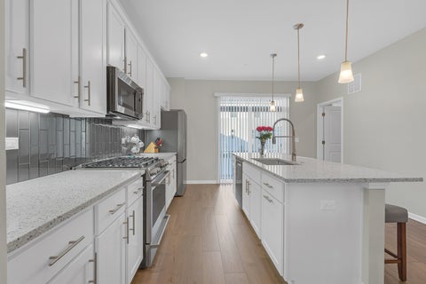Tiny photo for 1546 Slade Way, Des Plaines, IL 60018 (MLS # 12706665)