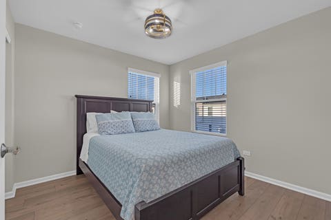 Tiny photo for 1546 Slade Way, Des Plaines, IL 60018 (MLS # 12706665)