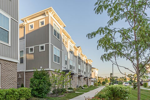 Tiny photo for 1546 Slade Way, Des Plaines, IL 60018 (MLS # 12706665)