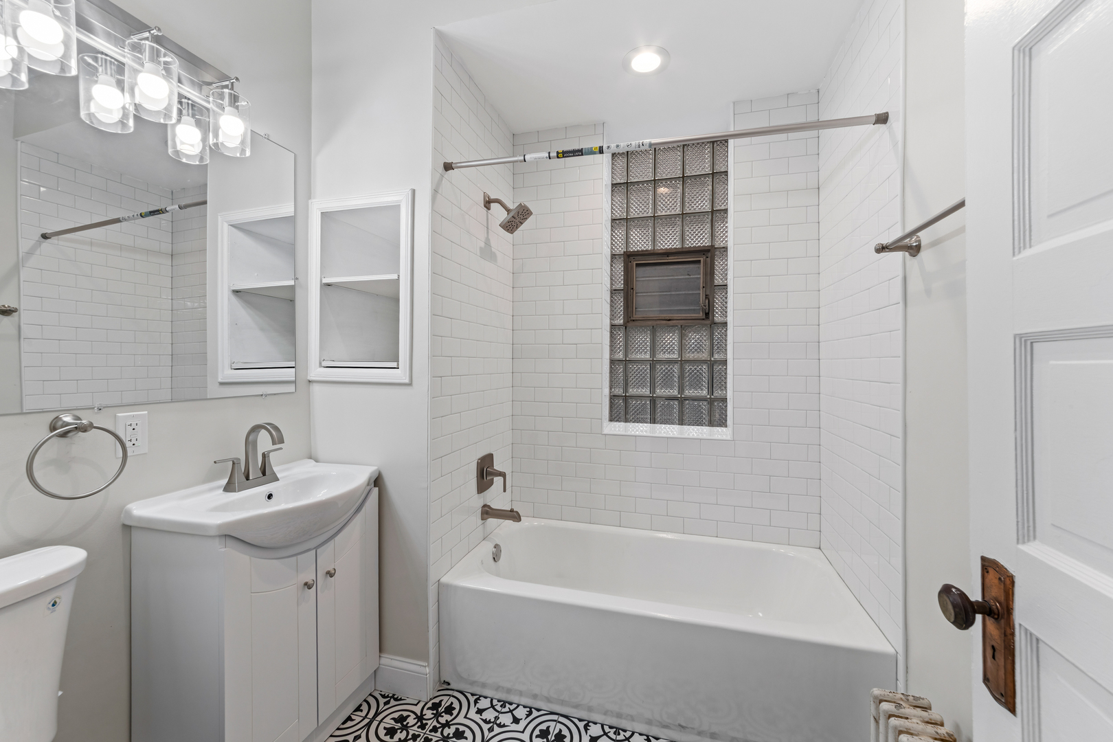 2018 W Hutchinson Street 2