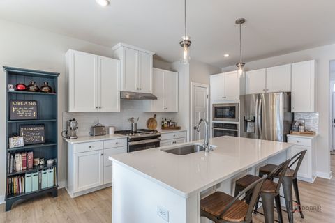 Tiny photo for Sugar Grove, IL 60554 (MLS # 12560324)