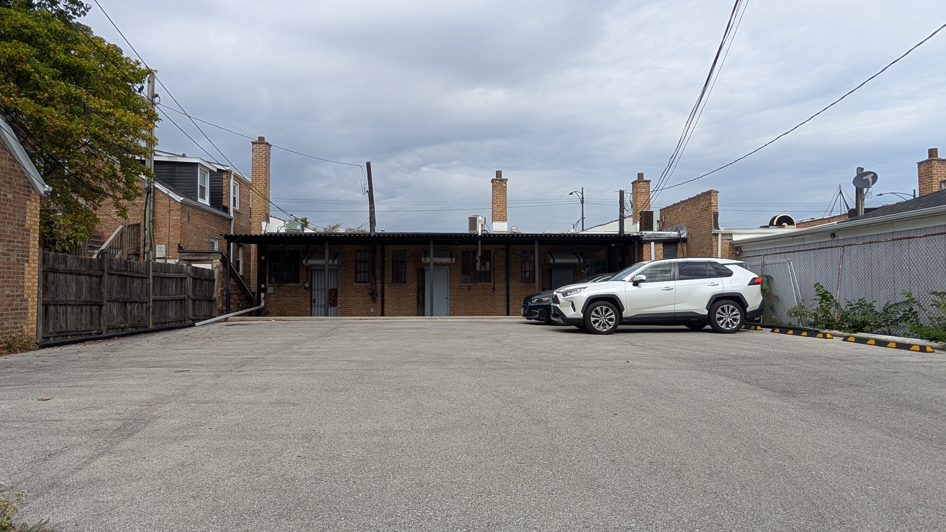 6621 W Archer Avenue