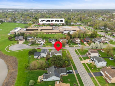 Tiny photo for 297 Springbrook Lane, Carol Stream, IL 60188 (MLS # 12674387)