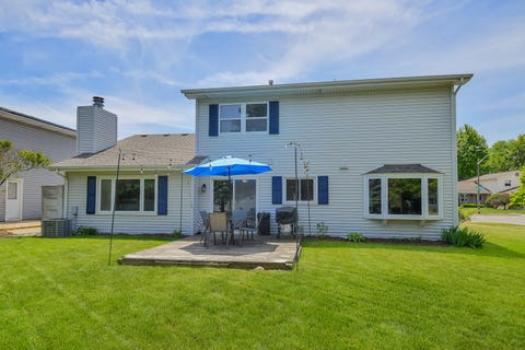 Tiny photo for 297 Springbrook Lane, Carol Stream, IL 60188 (MLS # 12674387)