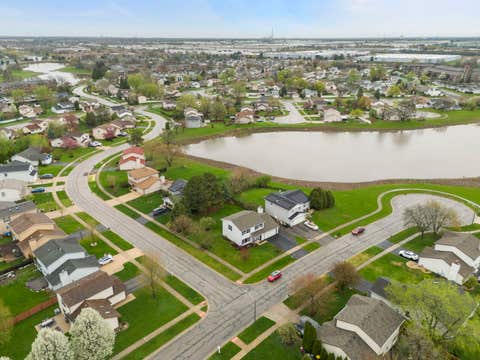 Tiny photo for 297 Springbrook Lane, Carol Stream, IL 60188 (MLS # 12674387)