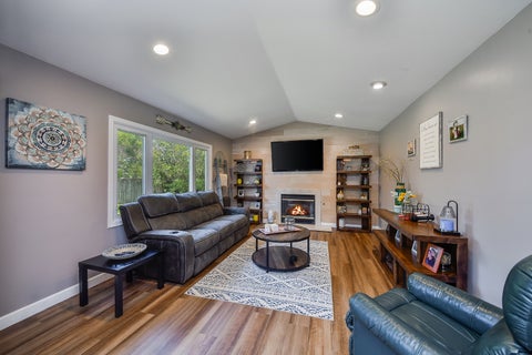 Tiny photo for 297 Springbrook Lane, Carol Stream, IL 60188 (MLS # 12674387)