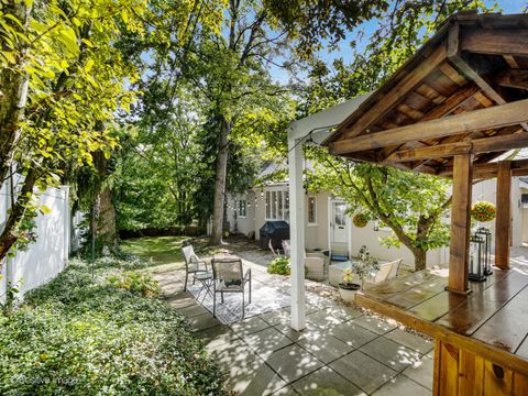 Tiny photo for 317 E Walnut Street, Hinsdale, IL 60521 (MLS # 12604866)