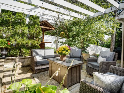 Tiny photo for 317 E Walnut Street, Hinsdale, IL 60521 (MLS # 12604866)