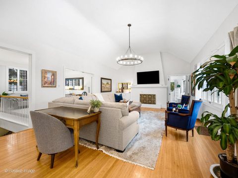 Tiny photo for 317 E Walnut Street, Hinsdale, IL 60521 (MLS # 12604866)