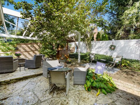 Tiny photo for 317 E Walnut Street, Hinsdale, IL 60521 (MLS # 12604866)