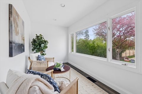 Tiny photo for 275 W North Avenue, Elmhurst, IL 60126 (MLS # 12623649)