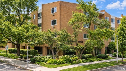 Photo of 203 N Kenilworth Avenue #4F, Oak Park, IL 60302 (MLS # 12758617)