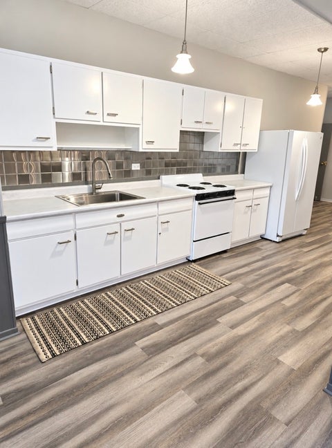 Tiny photo for 203 N Kenilworth Avenue #4F, Oak Park, IL 60302 (MLS # 12758617)