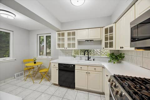 Tiny photo for 1260 Portsmouth Avenue, Westchester, IL 60154 (MLS # 12671203)
