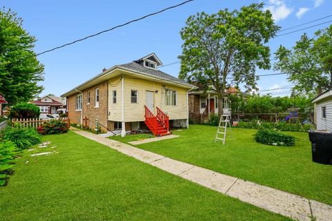 Tiny photo for 8521 S Loomis Boulevard, Chicago, IL 60620 (MLS # 12536287)