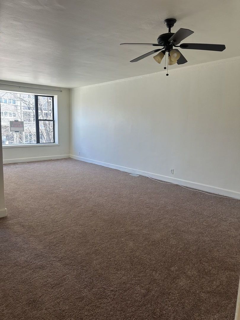 5826 N Broadway Street 1