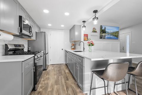 Tiny photo for 7024 Olde Gatehouse Road, Tinley Park, IL 60477 (MLS # 12510974)