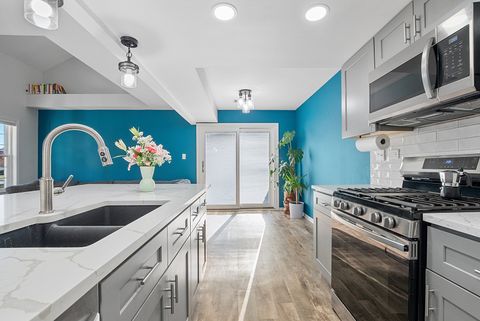 Tiny photo for 7024 Olde Gatehouse Road, Tinley Park, IL 60477 (MLS # 12510974)