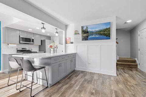 Tiny photo for 7024 Olde Gatehouse Road, Tinley Park, IL 60477 (MLS # 12510974)