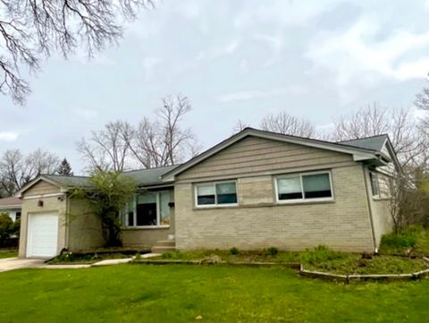 Tiny photo for 807 S Owen Street, Mount Prospect, IL 60056 (MLS # 12616384)