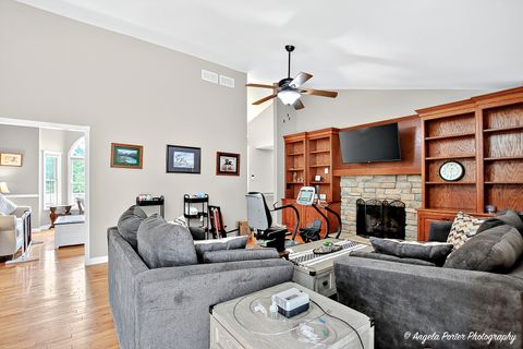 Tiny photo for 209 Geneva Lane, McHenry, IL 60051 (MLS # 12536064)